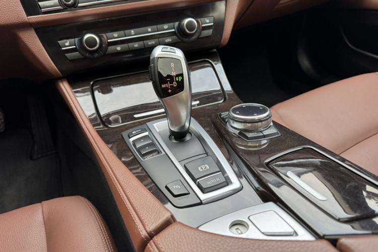 Used BMW 5 Series 2014 525Li Leading Model