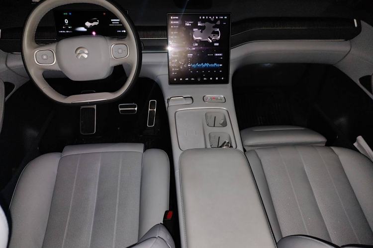 Used Nio ES8 2023 75 kWh Executive Edition
