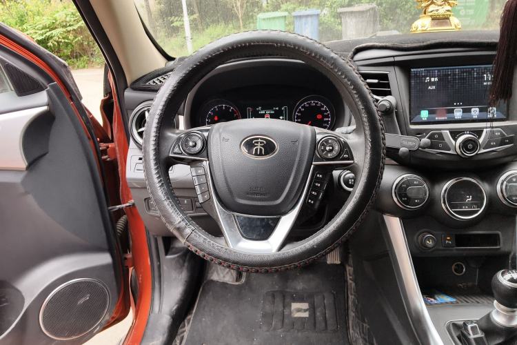 Used BYD Song 2016 GaiShi Edition 1.5TI Manual Elite Model Steering Wheel