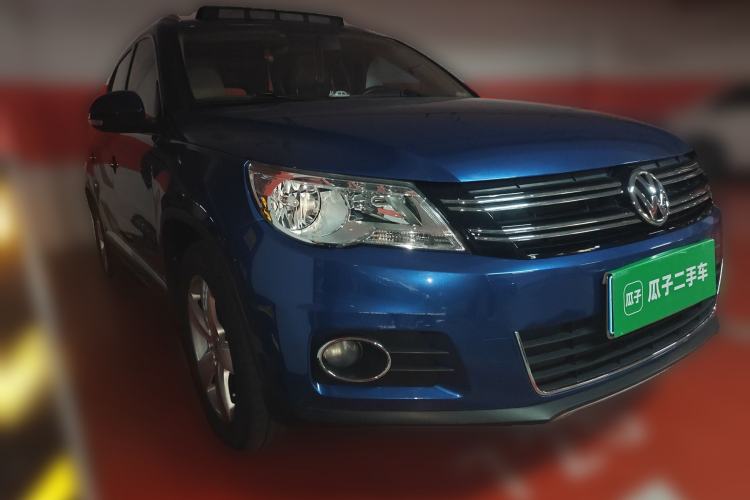 Used Volkswagen Tiguan 2010 1.8TSI Automatic All-Wheel-Drive Elite Edition Front Right 45 Deg