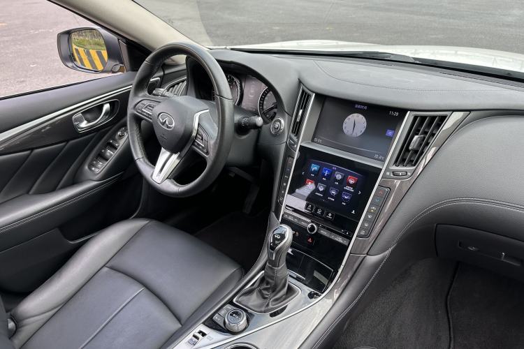 Used Infiniti Q50L 2018 2.0T Comfort Edition China VI Standard Interior 8