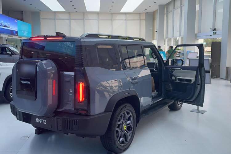 Used JETOUR Traveler C-DM 2024 C-DM 208KM Mountain & Wilderness Edition Exterior 3