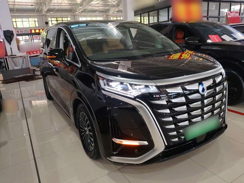 Used Denza D9 2022 DM-i 970 Four-Wheel Drive Prestige Model — 3
