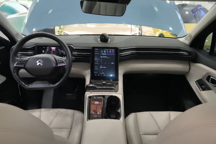 Used Nio ES8 2018 355 km Base Version 7-Seater Edition