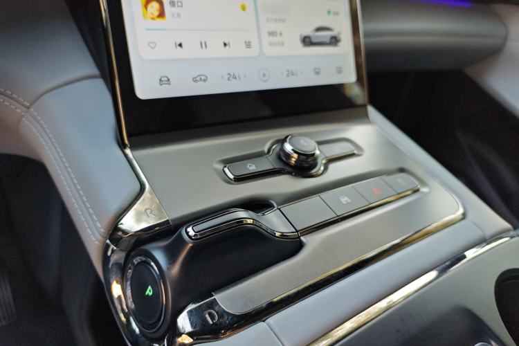 Used Nio EC6 2022 75 kWh Sport Edition Gear Lever