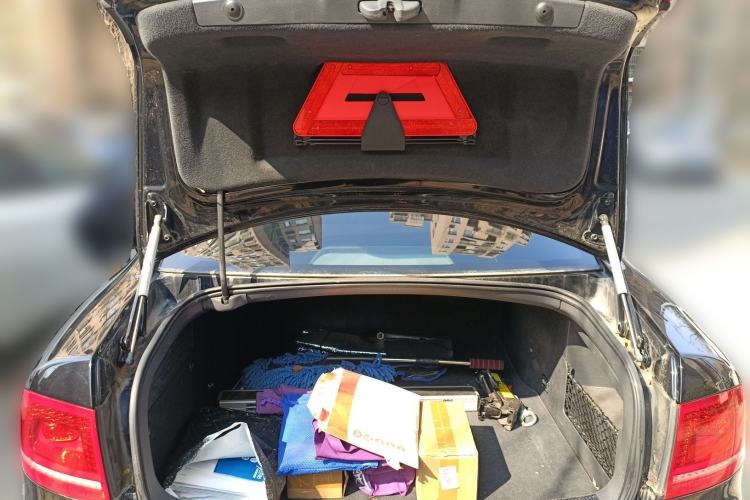 Used Volkswagen Phaeton 2012 3.6L Deluxe Custom Edition Trunk