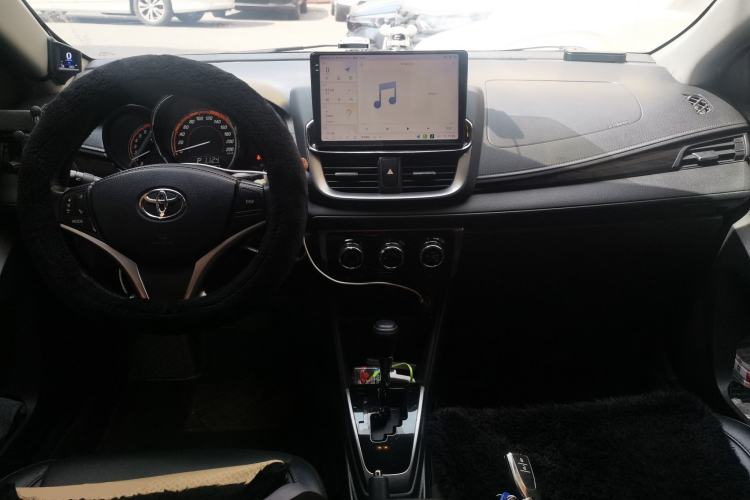 Used Toyota YARiS L Zhi Xuan 2022 X-Trail 1.5L CVT Luxury PLUS Edition Center Console