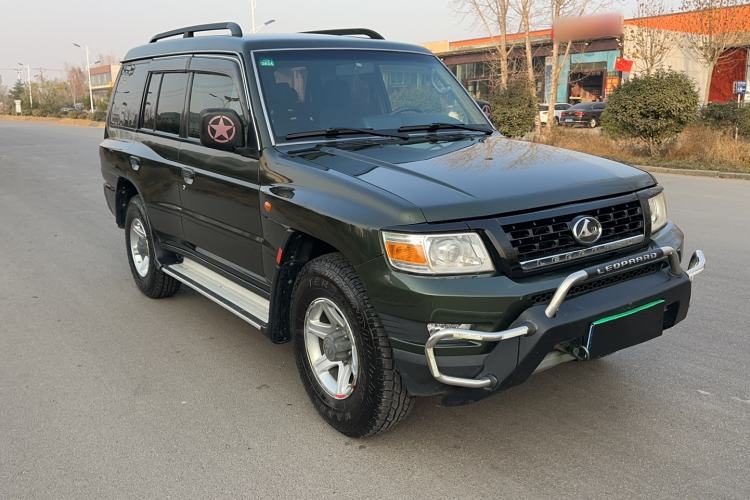 Used Leopaard Q6 2014 2.4L Two-Wheel Drive Version
