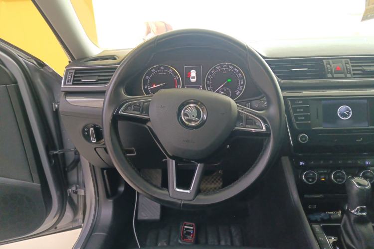 Used Skoda Superb 2016 TSI330 DSG Smart Drive Edition