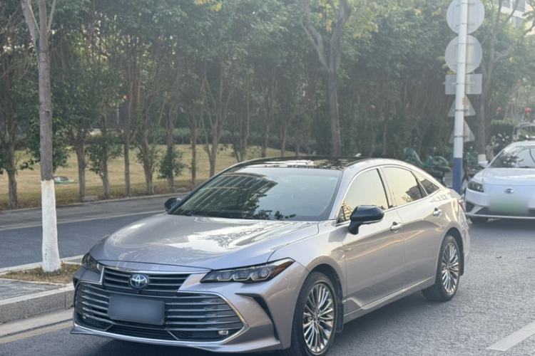 Used Toyota Avalon 2019 Dual-Engine 2.5L XLE Prestige Version China VI Standard