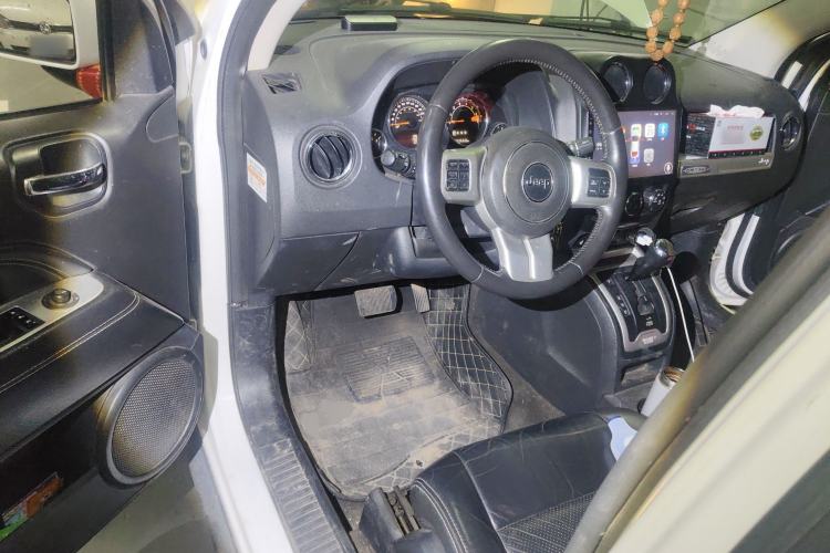 Used Jeep Compass 2015 2.0L Two-Wheel Drive Luxury Edition