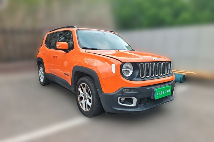 Used Jeep Renegade 2017 180T Automatic High-Energy Version Front Right 45 Deg