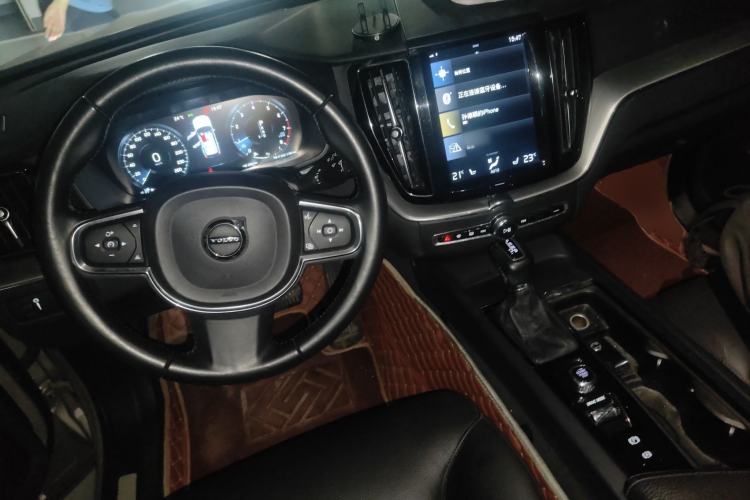 Used Volvo XC60 2019 T5 4x4 Smart Edition China V Standard
