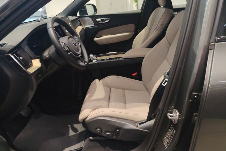 Used Volvo XC60 2026 B5 4x4 SmartDrive Sport Edition