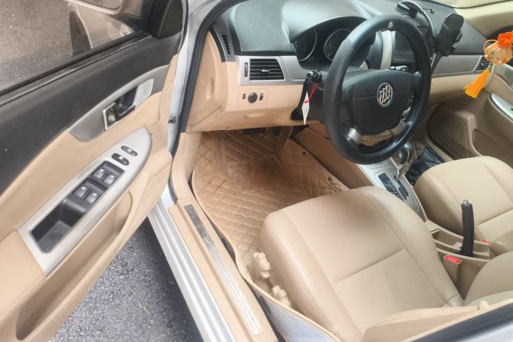 Used Buick Excelle 2013 1.5L Automatic Classic Model
