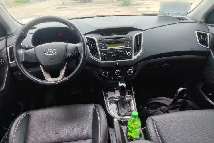 Used Hyundai ix25 2015 1.6L Automatic Two-Wheel Drive Smart GLS Trim Center Console