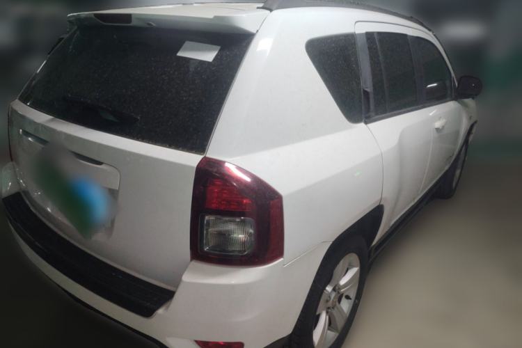 Used Jeep Compass 2014 2.0L two-wheel drive sport version Rear Right 45 Deg