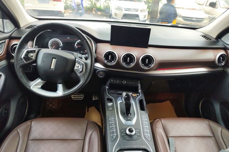 Used Wey VV6 2018 2.0T Two-Wheel-Drive Ultra-Luxury Version China V Standard
