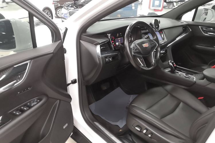 Used Cadillac XT5 2021 28T Luxury Model