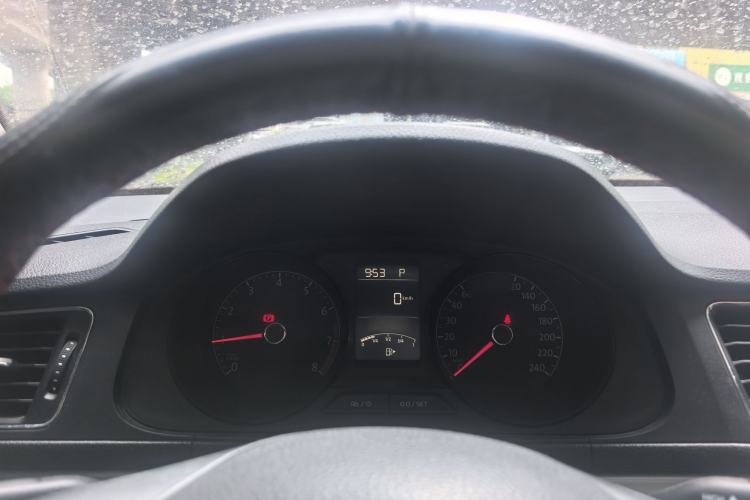 Used Volkswagen Gran Lavida 2015 1.6L Automatic Fashion Edition
