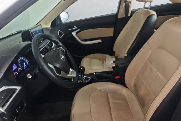 Used CHANGAN Alsvin V7 2015 1.6L Automatic Enjoyment Model China IV Standard
