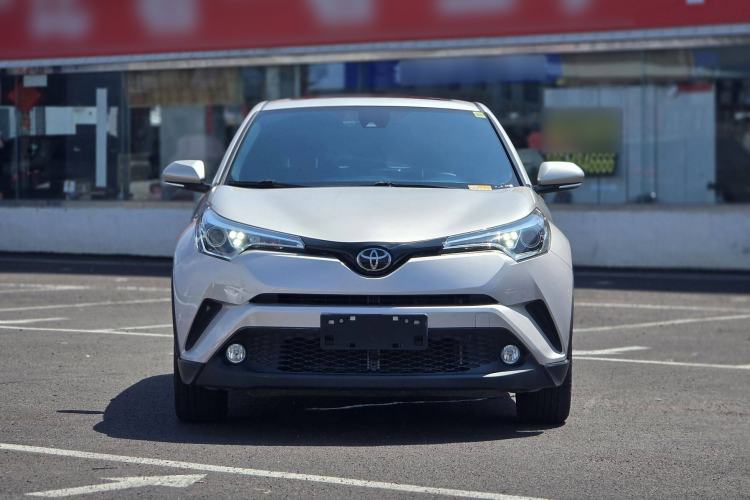Used Toyota C-HR 2018 2.0L Leading with Sunroof China VI Standard
