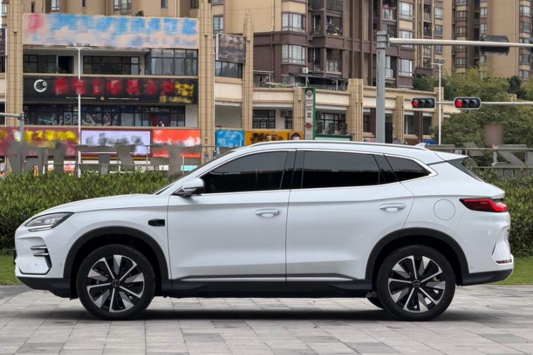 Used BYD Song PLUS New Energy 2025 EV Smart Drive Edition 605km Flagship Model Exterior 3