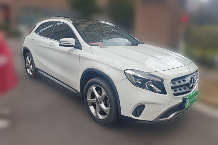 Used Mercedes-Benz GLA 2018 GLA 200 Sport Edition Front Right 45 Deg