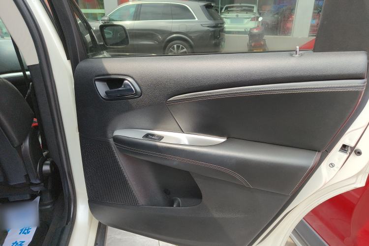 Used Dodge Journey 2013 2.4L Two-Wheel Drive Luxury Version