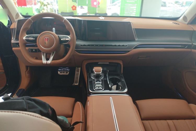 Used Hongqi H9 2024 2.0T Qixiang Private Style Edition Center Console