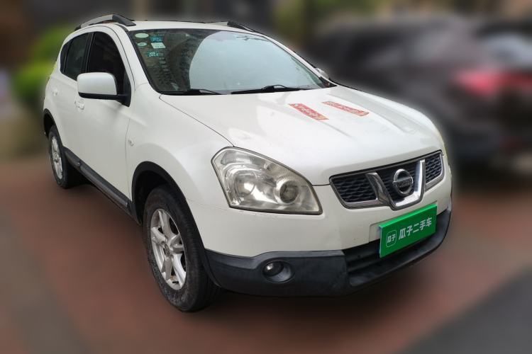 Used Nissan Qashqai 2011 2.0 XL Fire CVT 2WD Front Right 45 Deg