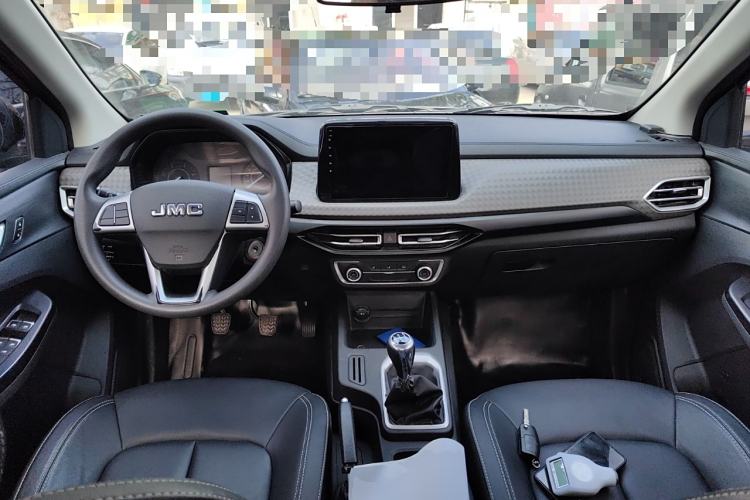 Used JMC Baodian 2022 2.5T Diesel 2WD Comfort Edition with Flat Bed and Extended Wheelbase – JX4D25A6L