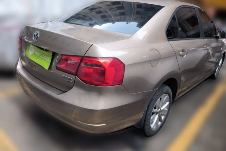 Used Volkswagen Jetta 2015 Value Edition 1.6L Automatic Comfort Version Rear Right 45 Deg