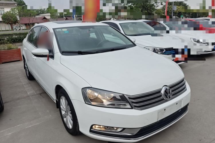 Used Volkswagen Magotan 2015 1.8TSI Advanced Model Front Right 45 Deg