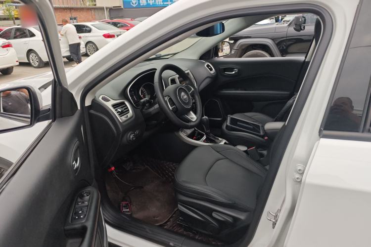 Used Jeep Compass 2017 200T Automatic Family Edition
