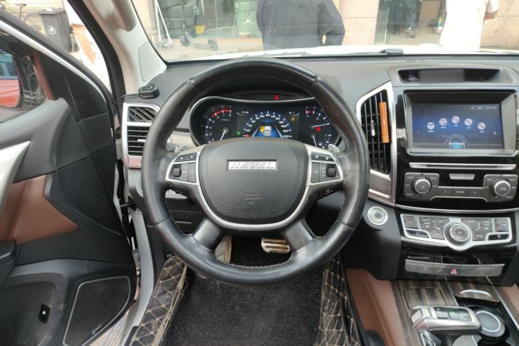 Used Haval H9 2017 2.0T Gasoline 4x4 Premium 5-Seater Steering Wheel