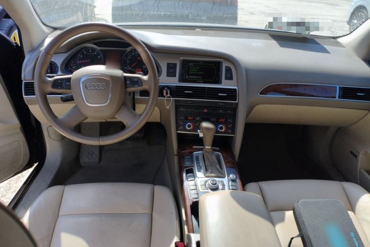 Used Audi A6L 2006 3.2 FSI Comfort & Entertainment Model Center Console