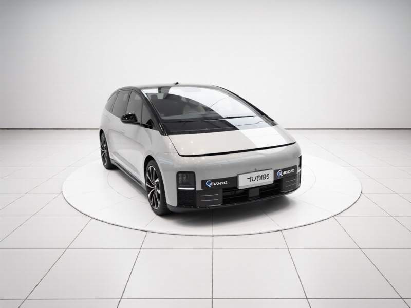 Used Li Auto MEGA 2025 Home Family Special Edition — 3