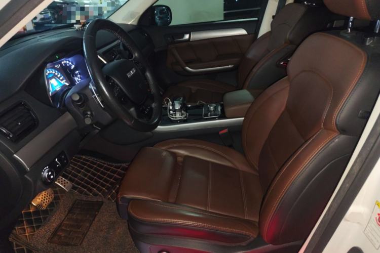 Used Haval H8 2017 2.0T Gasoline Four-Wheel Drive Luxury Model
