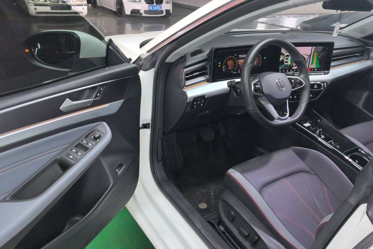 Used Volkswagen Lamando 2023 Lavida L 280TSI DSG Cool & Spicy Edition Driver Seat