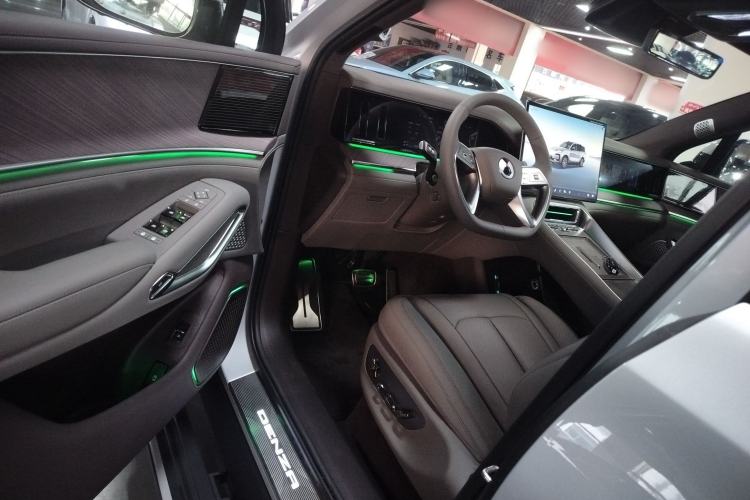 Used Denza N9 2025 Flagship Model