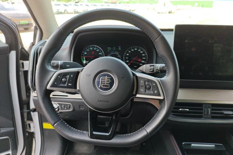 Used BYD Tang New Energy 2018 DM 2.0T All-Wheel Drive Smart Connect Advanced Model 7 Seats China V Emission Standard Steering Wheel