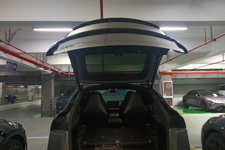 Used Tesla Model Y L 2025 Model Long-Range All-Wheel-Drive Version Trunk