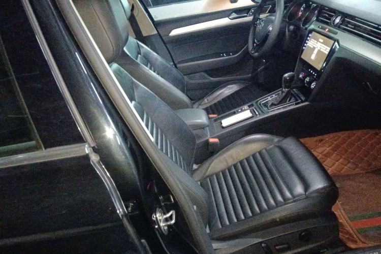 Used Volkswagen Magotan 2017 330TSI DSG Leading Model
