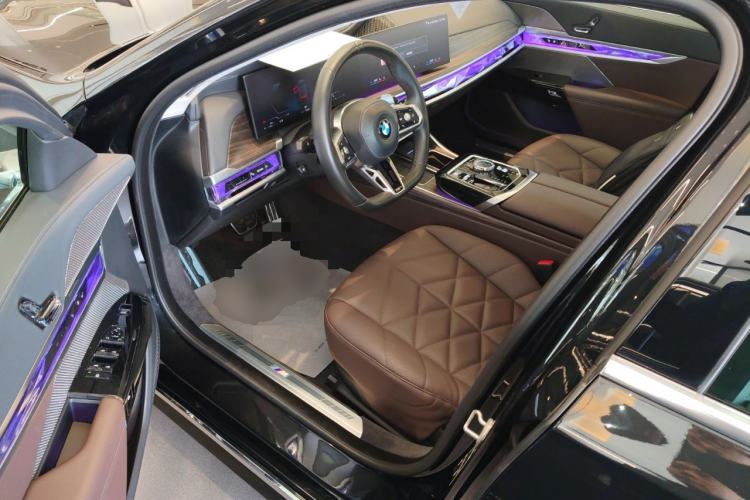 Used BMW 7 Series 2023 735Li M Sport Package Driver Seat