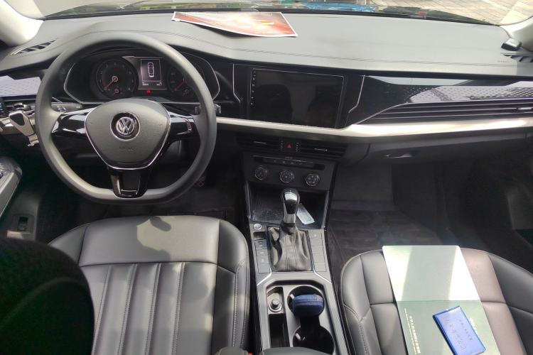 Used Volkswagen Passat 2019 280TSI Business Edition China VI Center Console