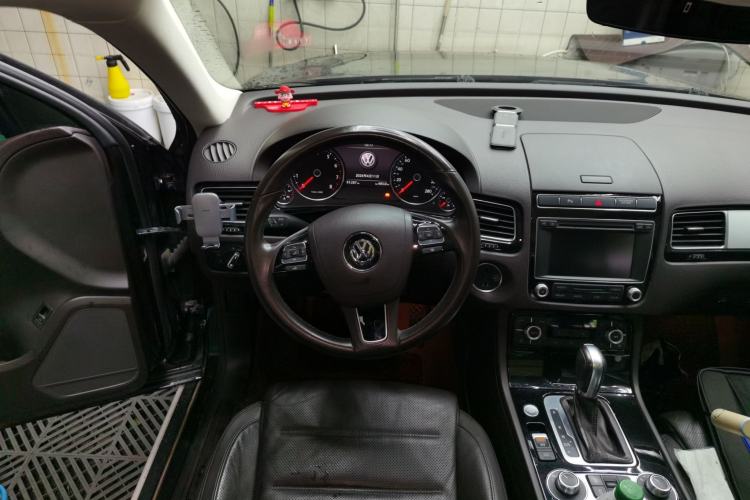 Used Volkswagen Touareg 2017 3.0 TSI Touareg Model Steering Wheel