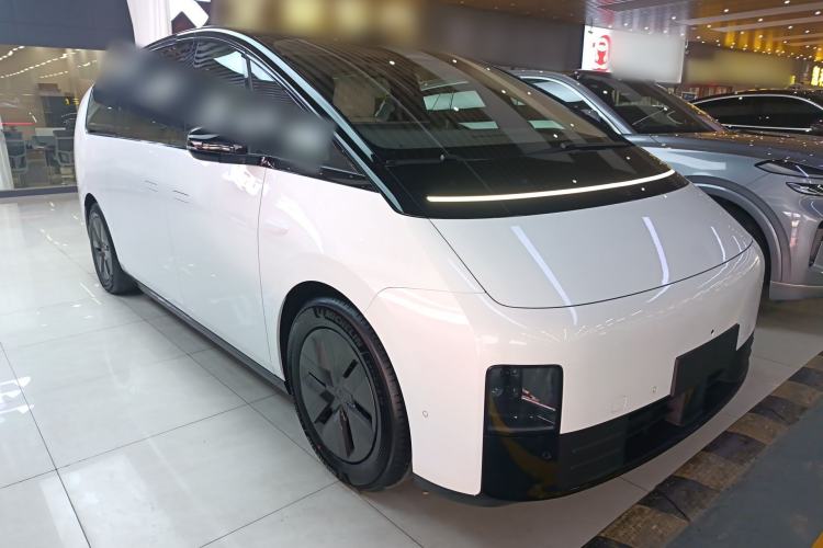 Used Li Auto MEGA 2025 Home Family Special Edition
