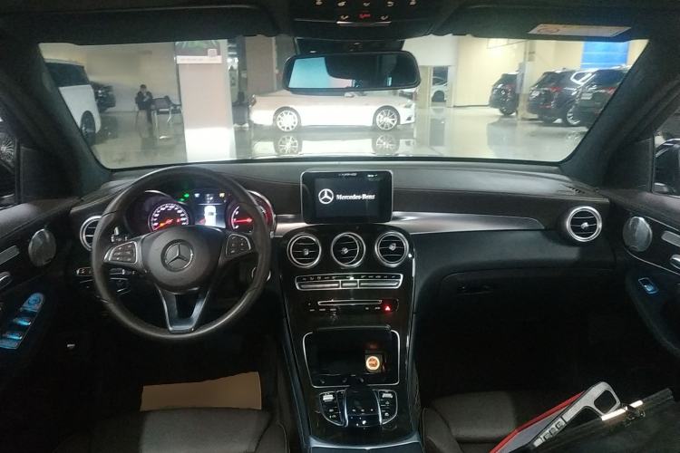 Used Mercedes-Benz GLC 2018 GLC 260 4MATIC Luxury Model
