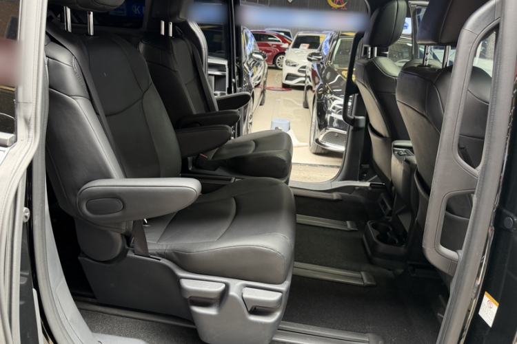 Used Toyota Sienna 2024 2.5L Hybrid Luxury Edition